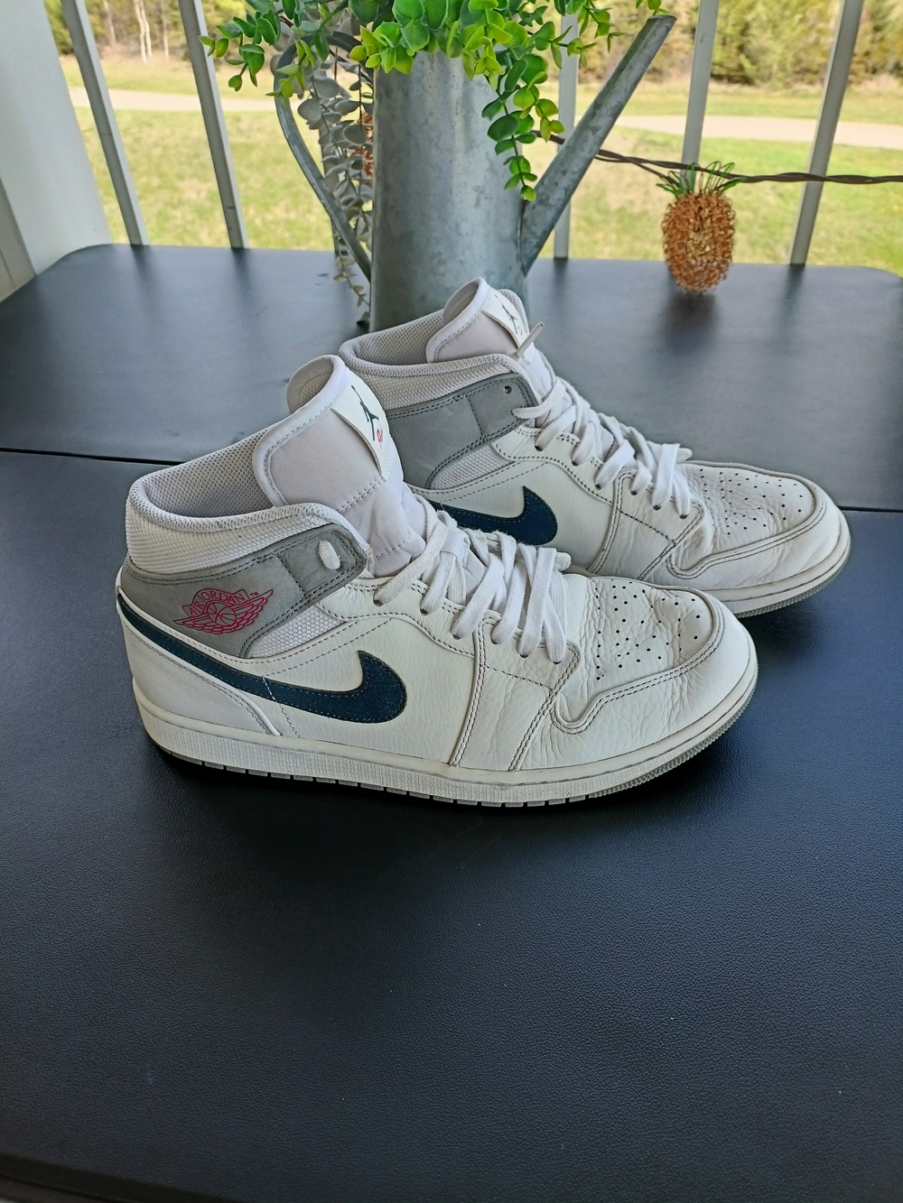 Nike Air Jordan 1 Mid "Paris" White   DR8038-100
